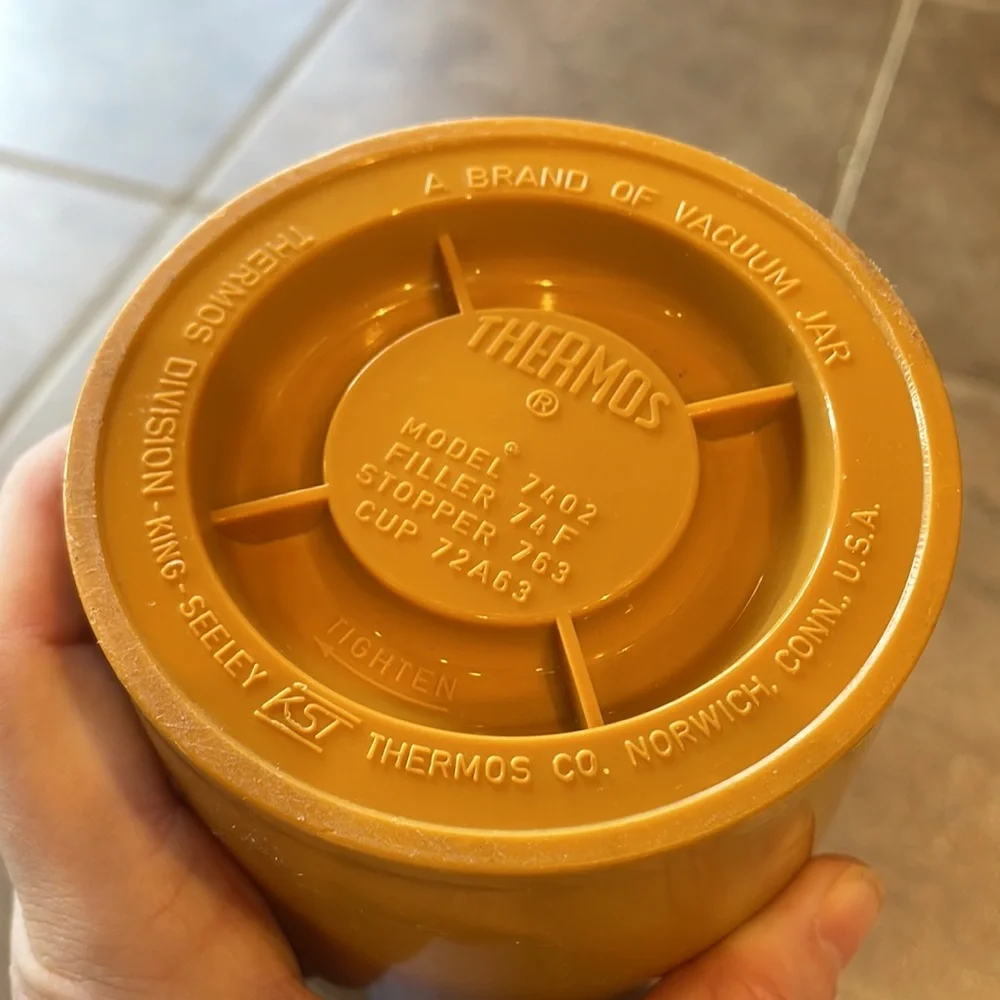 Vintage 90s butter yellow Thermos Set
